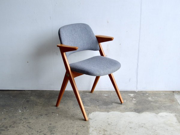 Chair (1) / Trive