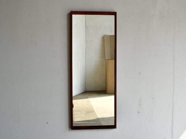 Mirror  (63) / Aksel Kjersgaad