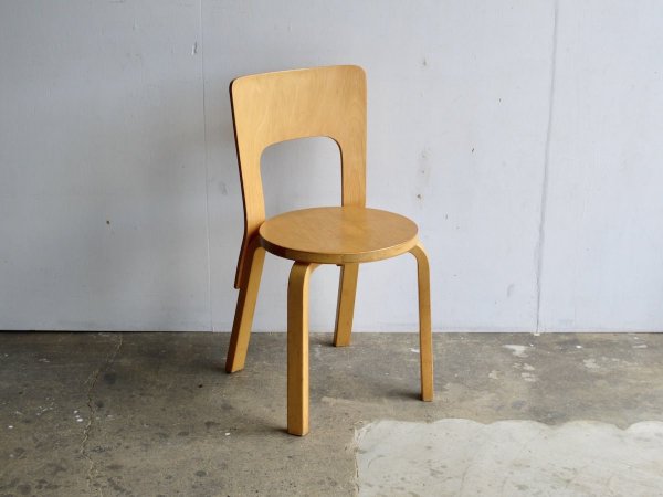 Chair (1) / AAlt 66