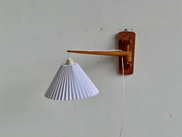 Wall lamp (231)