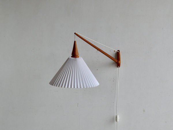 Wall Lamp (235) / LUXUS