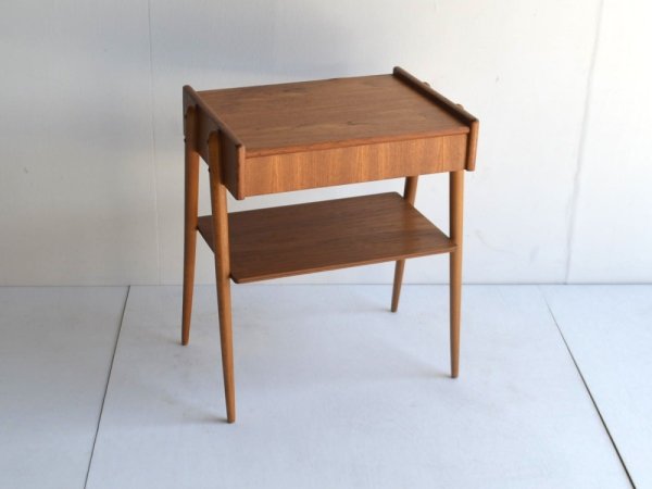 Side Table (115)