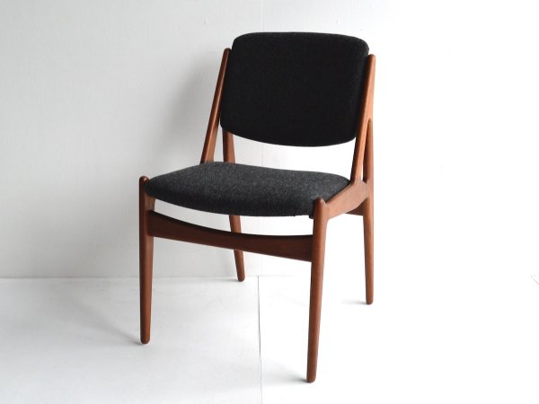 Chair (1) / Ella꡼