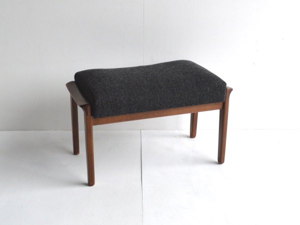 stool (121)