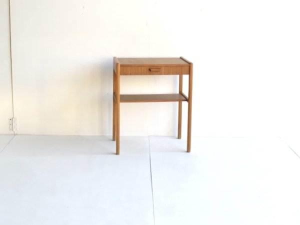 Side Table (133)