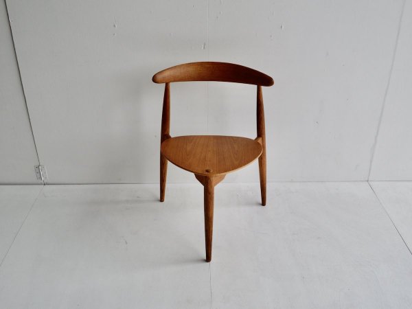 Chair (2) / FH4103