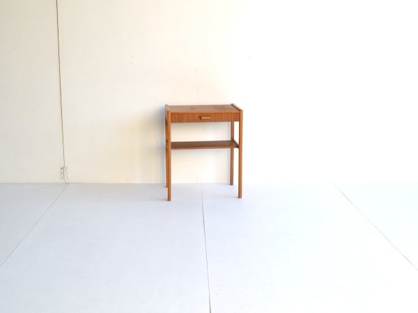 Side Table (137)