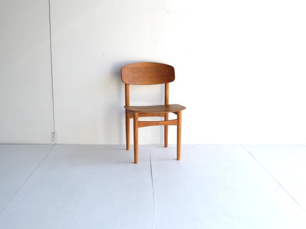 Chair (2) / Model122