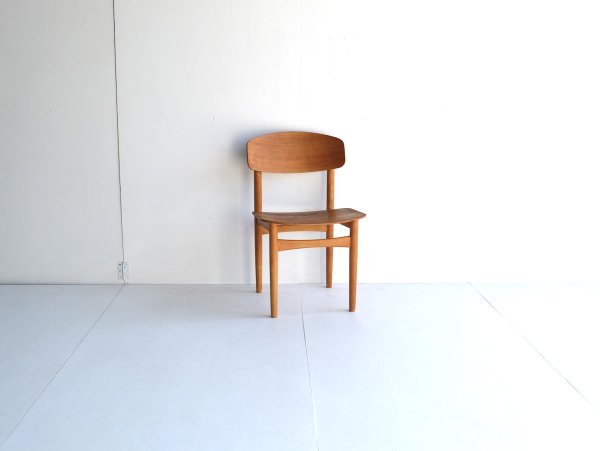 Chair (4) / Model 122