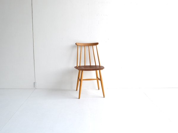 Chair (2) / Fanett