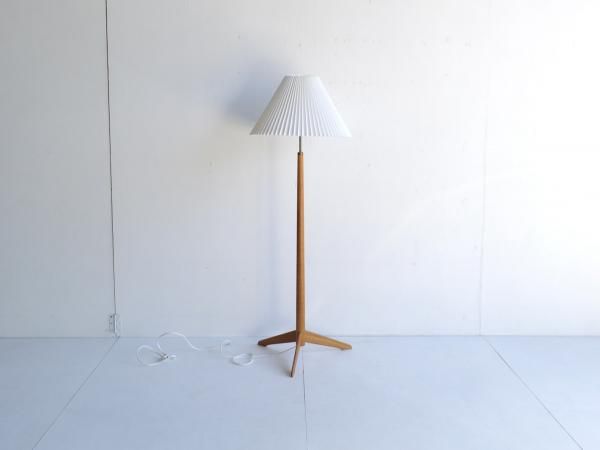 Floor Lamp (140)