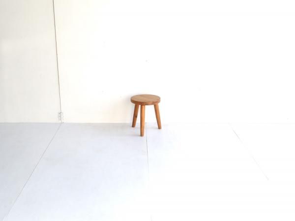 Stool (140)