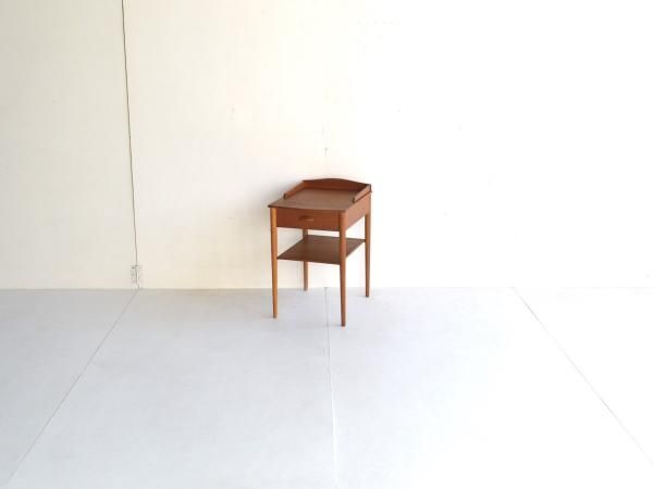 Side Table (154)