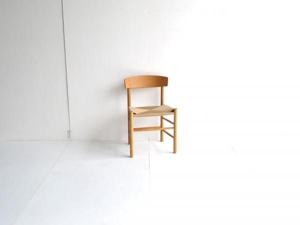 Chair (1) / J39