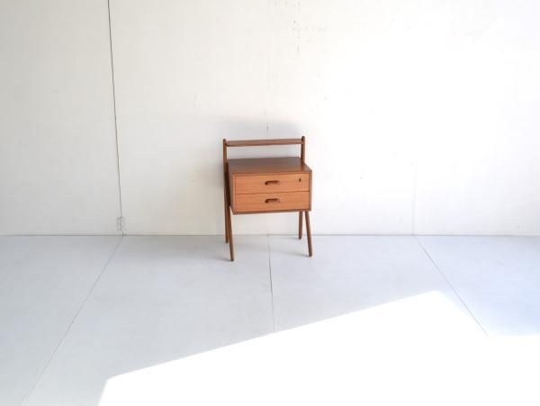Side Table (156)