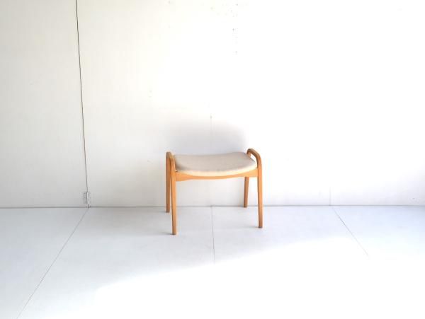 Stool (142) / Yngve Ekstrom 