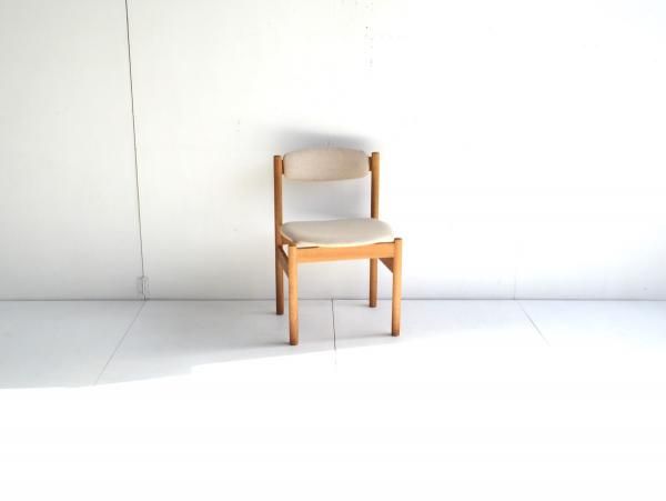 Chair  / J85