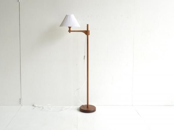 Floor Lamp (147) / Carl Malmsten