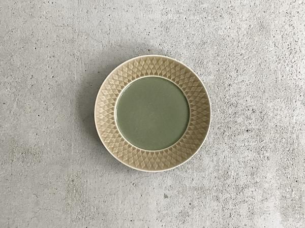 Plate ( 1 )  /  Relief