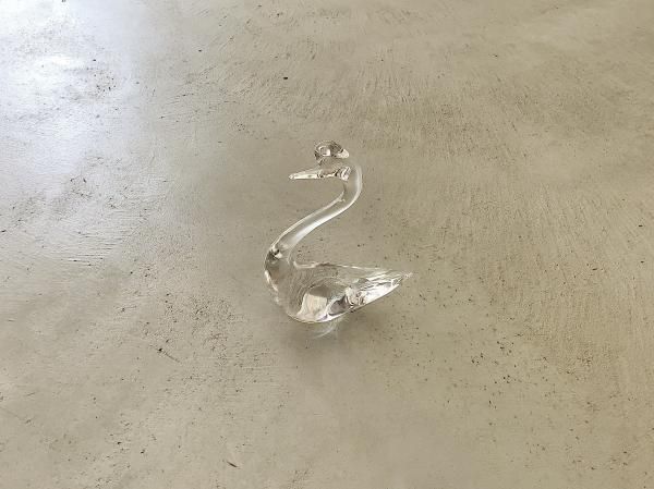 Glass Object  /  Swan