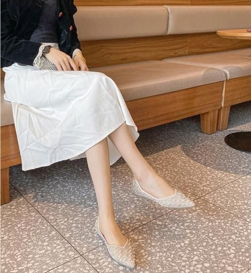 ストーンが連なる上品なパンプス 5cm/8cm 結婚式 パーティー ストーンが連なる上品なパンプス 5cm/8cm 結婚式 パーティー