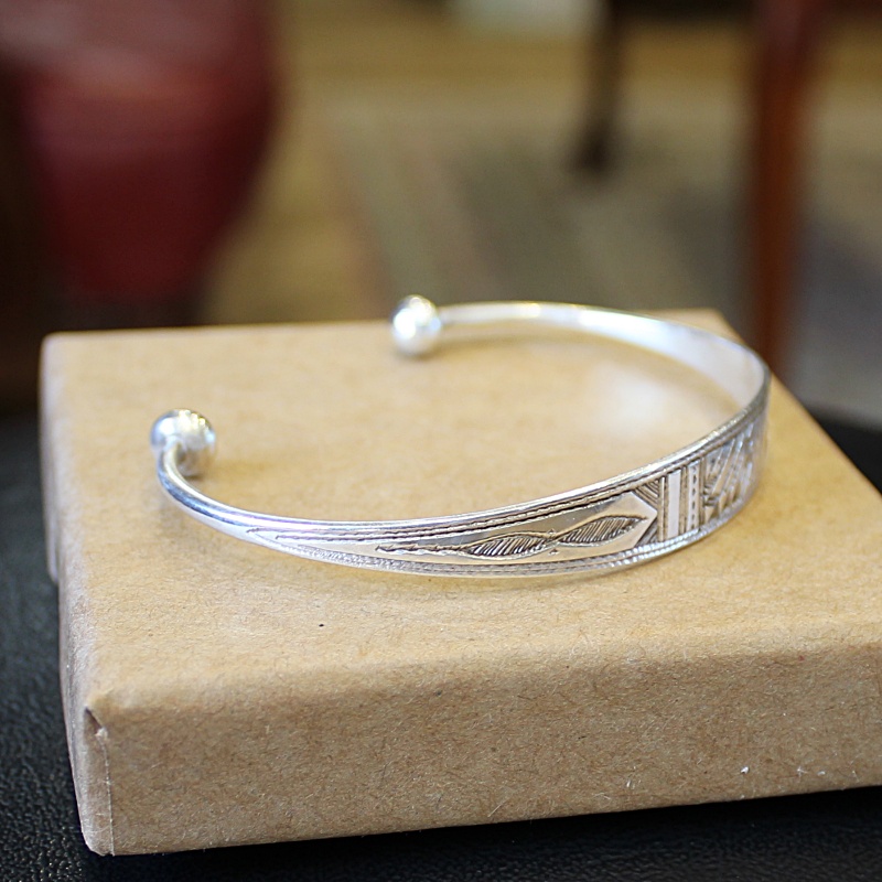 tuareg jewelry トゥアレグ シルバージュエリー silver bangle 