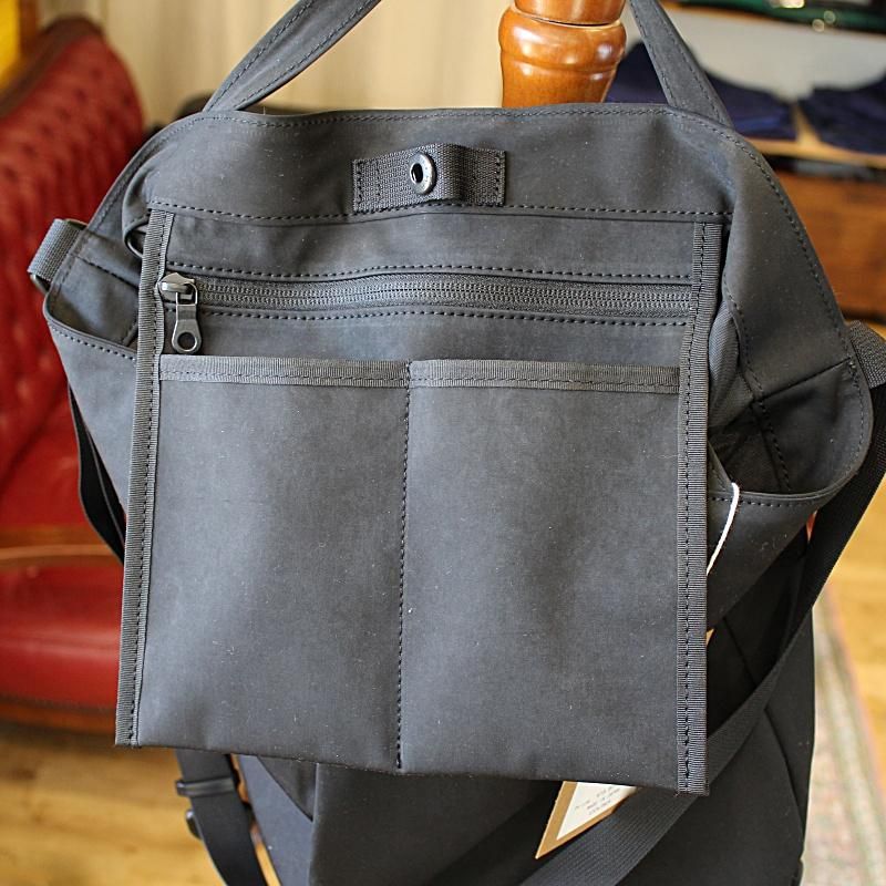 High Density Milcloth / Tuck Tote (BLACK) | C O L I N A