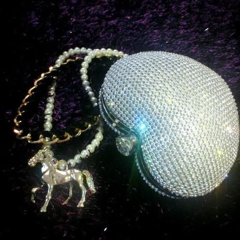 未使用級 ラブモスキーノ チェーンショルダーバッグ ハート ラインストーン 楽天市場】モスキーノ バッグ ハート キルティングの通販