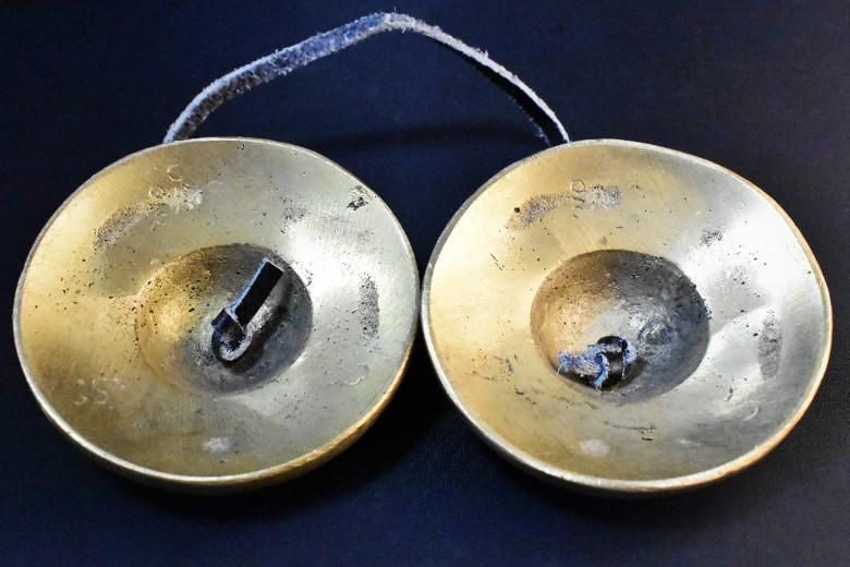 ティンシャ 装飾模様 八吉祥　チベタンベル　ラマシンバル　浄化　澄んだ音色 楽天市場】チベット密教 ティンシャ（チベタンベル） 八吉祥（八