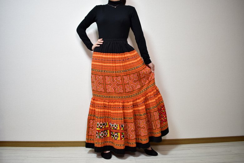 モン族刺繍ロングスカート【一点物】/エスニックファッション/民族アイテム - LapisLazuli