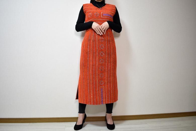 モン族刺繍タイトノースリーブワンピース 一点物 エスニックファッション 民族アイテム Lapislazuli