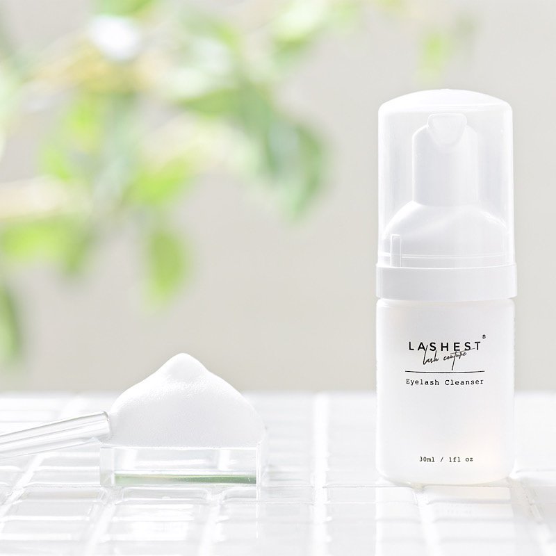 <img class='new_mark_img1' src='https://img.shop-pro.jp/img/new/icons33.gif' style='border:none;display:inline;margin:0px;padding:0px;width:auto;' />Eyelash Cleanser30ml（幹細胞エキス配合）