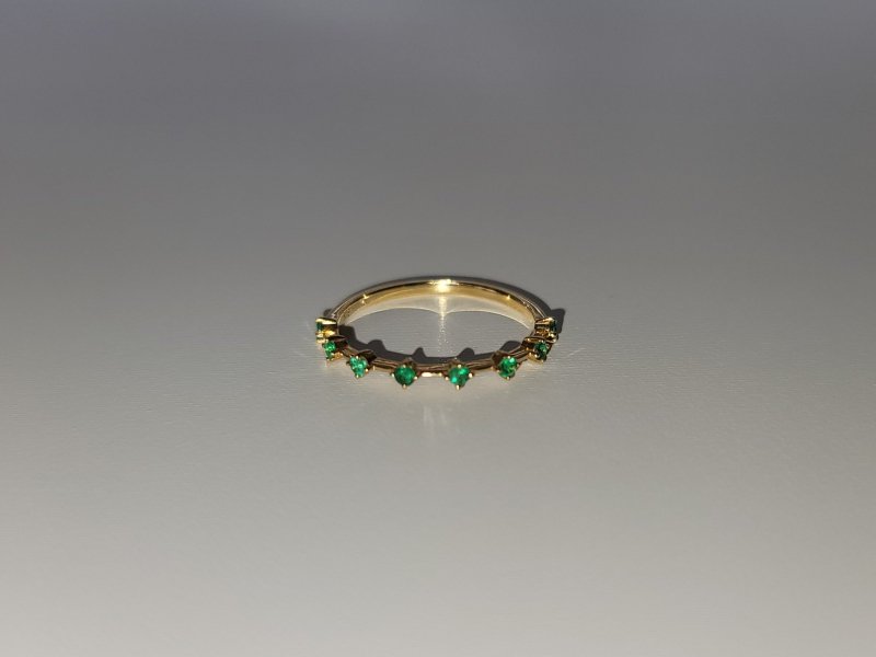 8 emerald ring