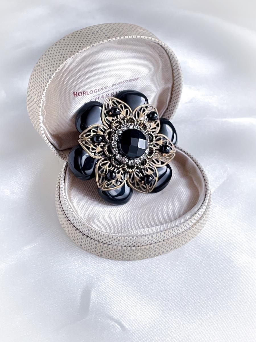 オニキス フラワー カメリア ビーズ ブローチ 黒 天然石 オニキス 花