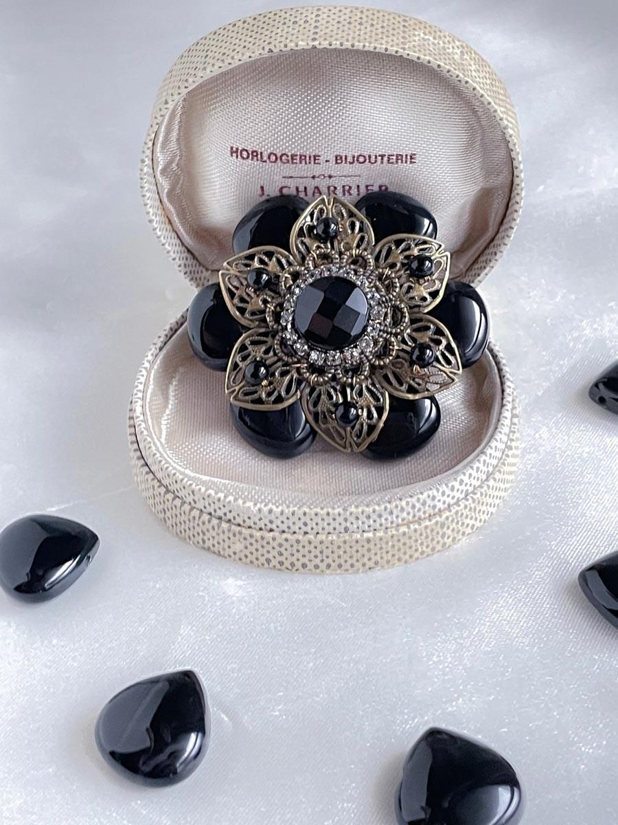 クールブラックビーズ刺繍フラワー　ピアス　イヤリング クールブラックビーズ刺繍フラワー ピアス イヤリング E-733) 封入