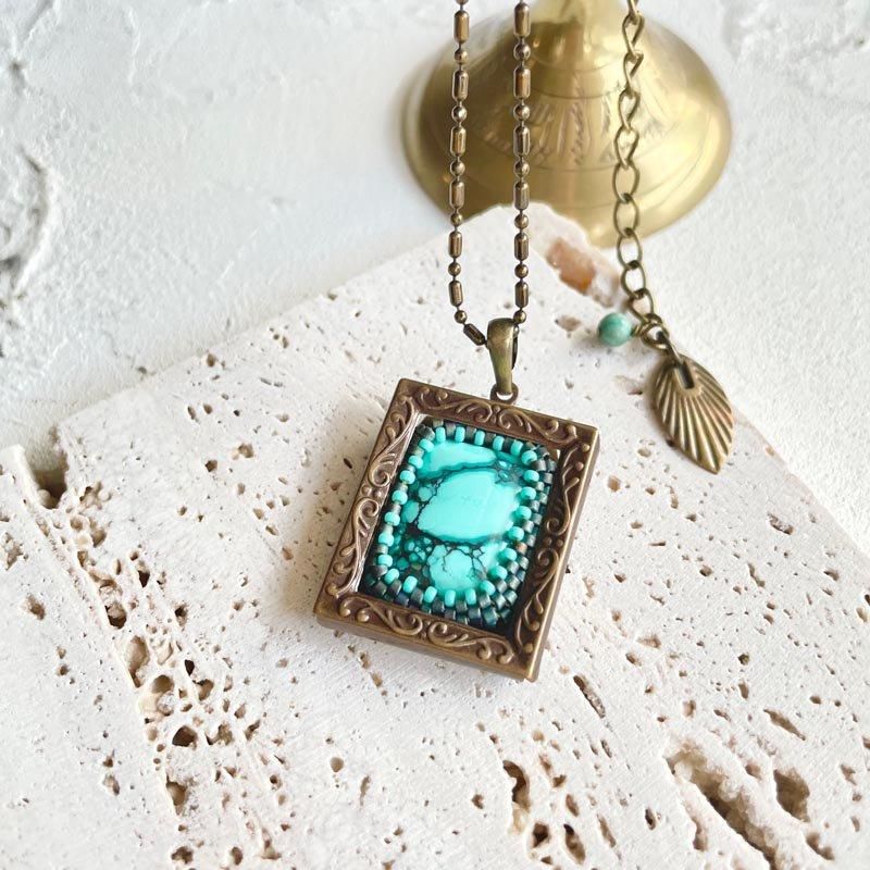ターコイズ スクエア ネックレス 、ターコイズ ビーズ フレーミング