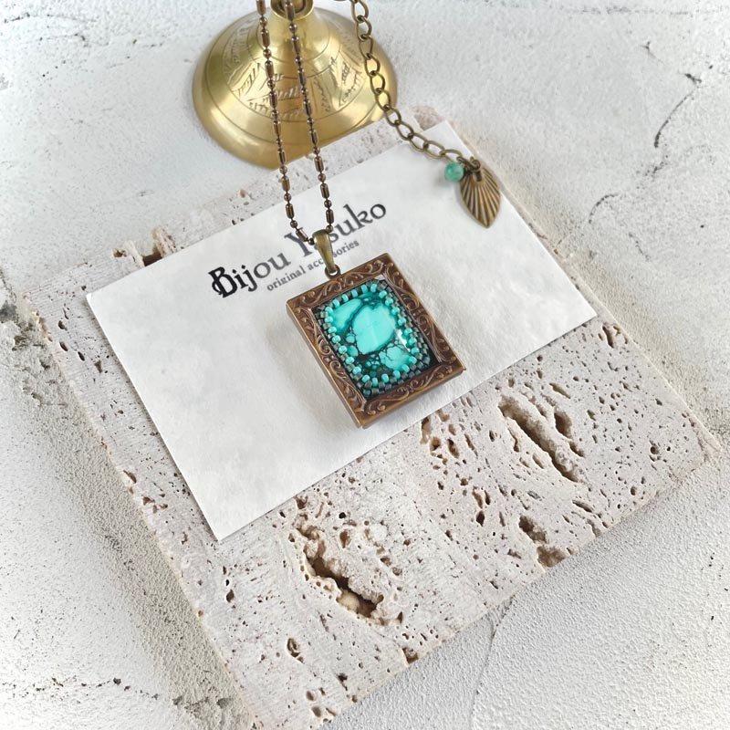 ターコイズ スクエア ネックレス 、ターコイズ ビーズ フレーミング