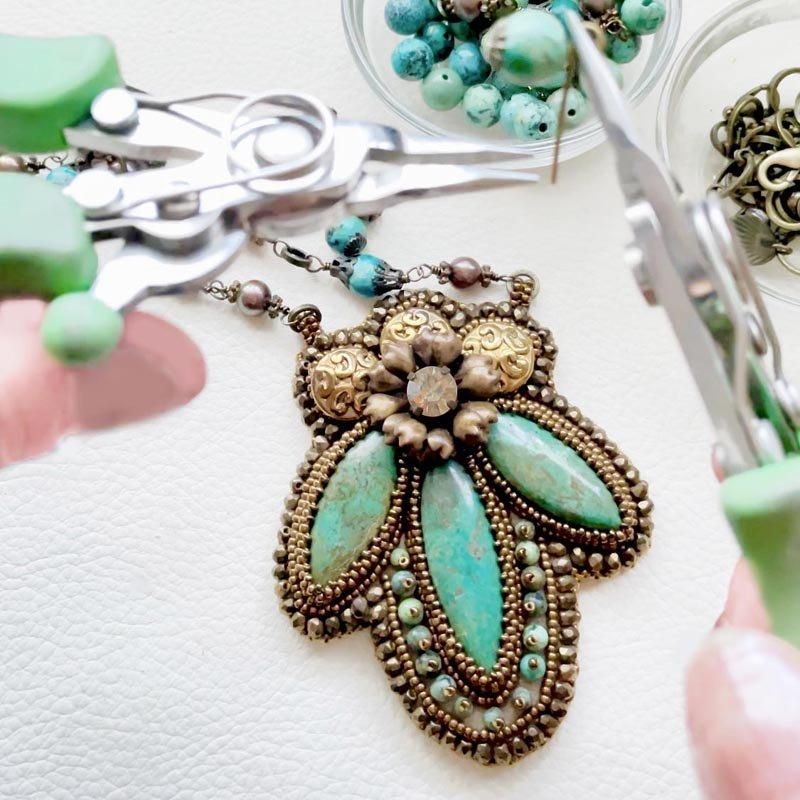 天然石 ダークグリーン ビーズネックレス green & silver 大人のビーズネックレス ビーズアクセサリー