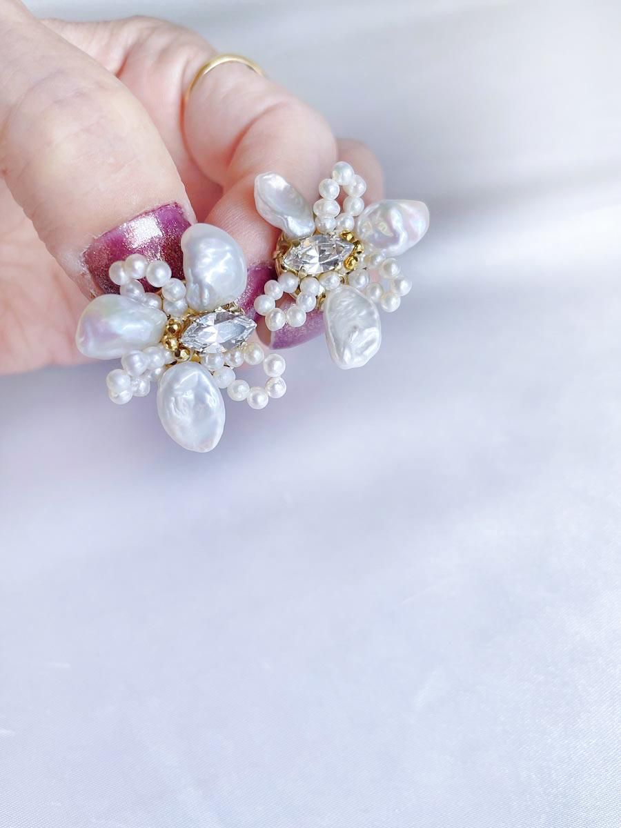 花びら 淡水 ケシパール ピアス・イヤリング ホワイト 花びら 淡水 ケシパール ピアス・イヤリング ホワイト