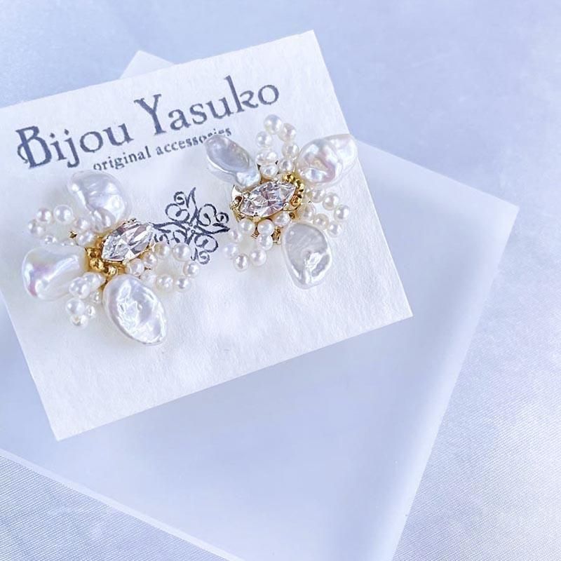 花びら 淡水 ケシパール ピアス・イヤリング ホワイト
