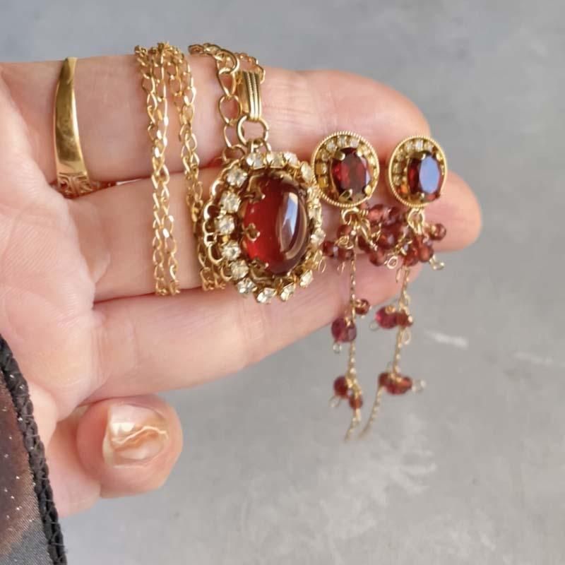 ガーネット ロングチェーン ピアス・イヤリング ゴールド