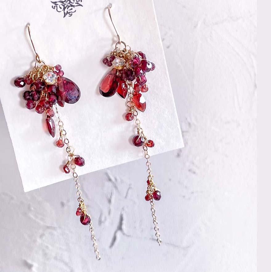 14kgf コイン型ガーネット4連ピアス