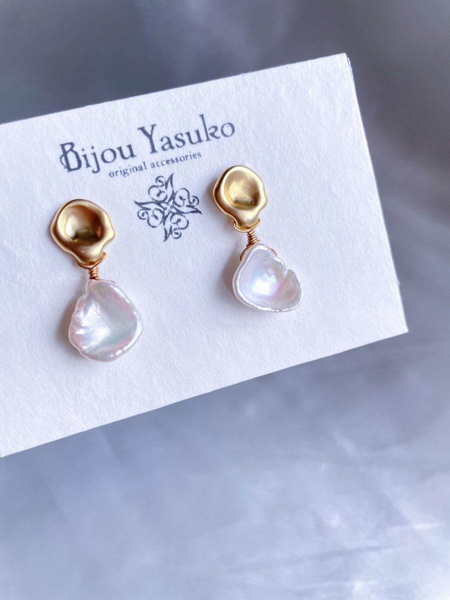 【60％OFF】 ピアス・イヤリング パール 花びら 大粒 淡水 パール バロック ピアス