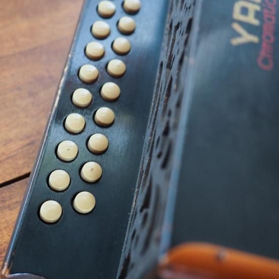 YAMAHA 古いアコーディオン - 不二家｜醤油みそ醸造元 明治29年創業