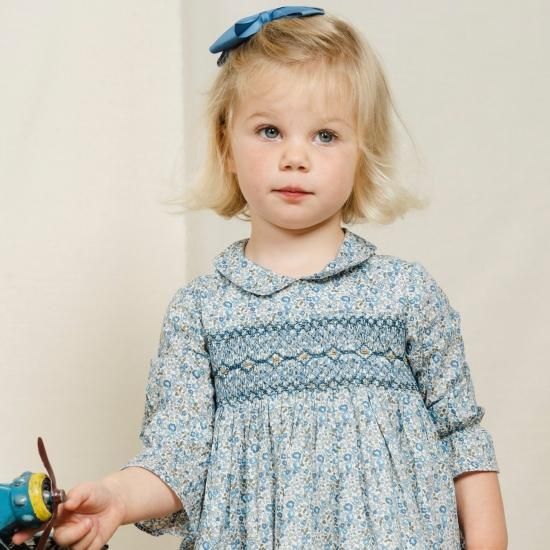 Amaia Kids Jujube Dress Liberty Blue アマイアキッズ スモック刺繍リバティプリントワンピース アマイアキッズ Amaia Kids 正規輸入販売代理店 Bonita Tokyo