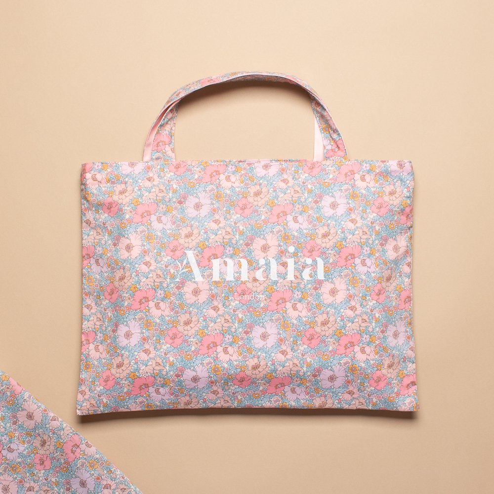 <img class='new_mark_img1' src='https://img.shop-pro.jp/img/new/icons14.gif' style='border:none;display:inline;margin:0px;padding:0px;width:auto;' />Amaia Kids - Liberty Pink/Blue bag アマイアキッズ - リバティプリント花柄ピンクバッグ