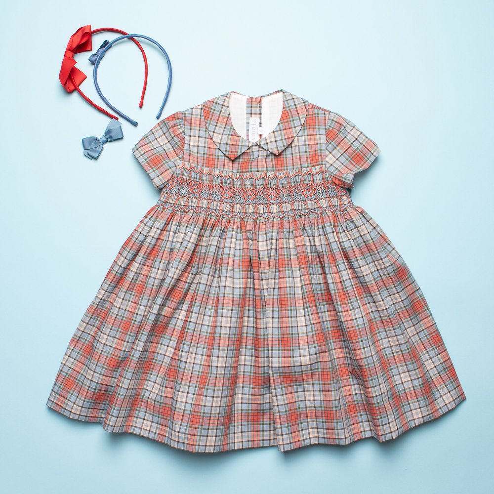 <img class='new_mark_img1' src='https://img.shop-pro.jp/img/new/icons14.gif' style='border:none;display:inline;margin:0px;padding:0px;width:auto;' />Amaia Kids - Alix Dress- Red/Blue tartan アマイアキッズ - チェック柄スモッキング刺繍ワンピース
