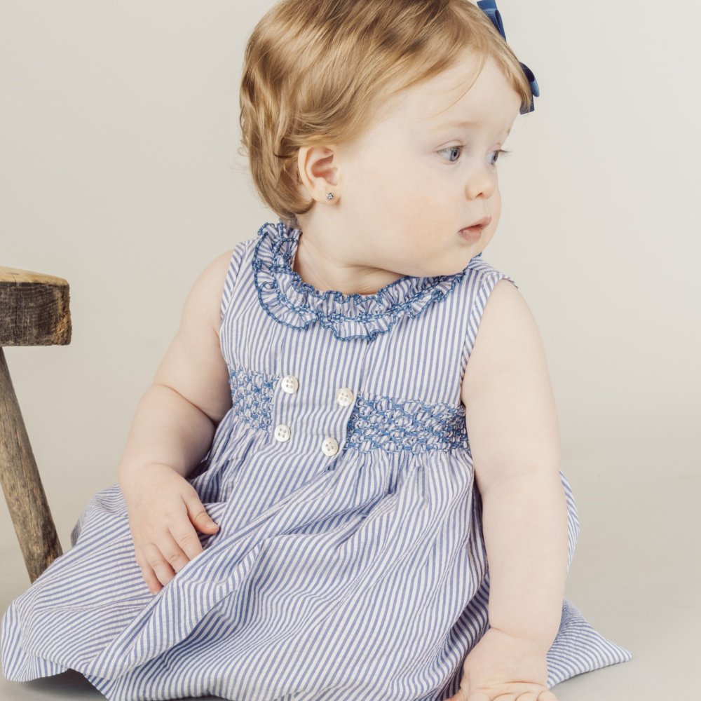 【SALE30%OFF】Amaia Kids - Allegra dress - Blue stripe アマイアキッズ -  スモッキング刺繍ワンピース - アマイアキッズ | Amaia Kids日本公式オンラインショップ | ベビー服・子供服通販