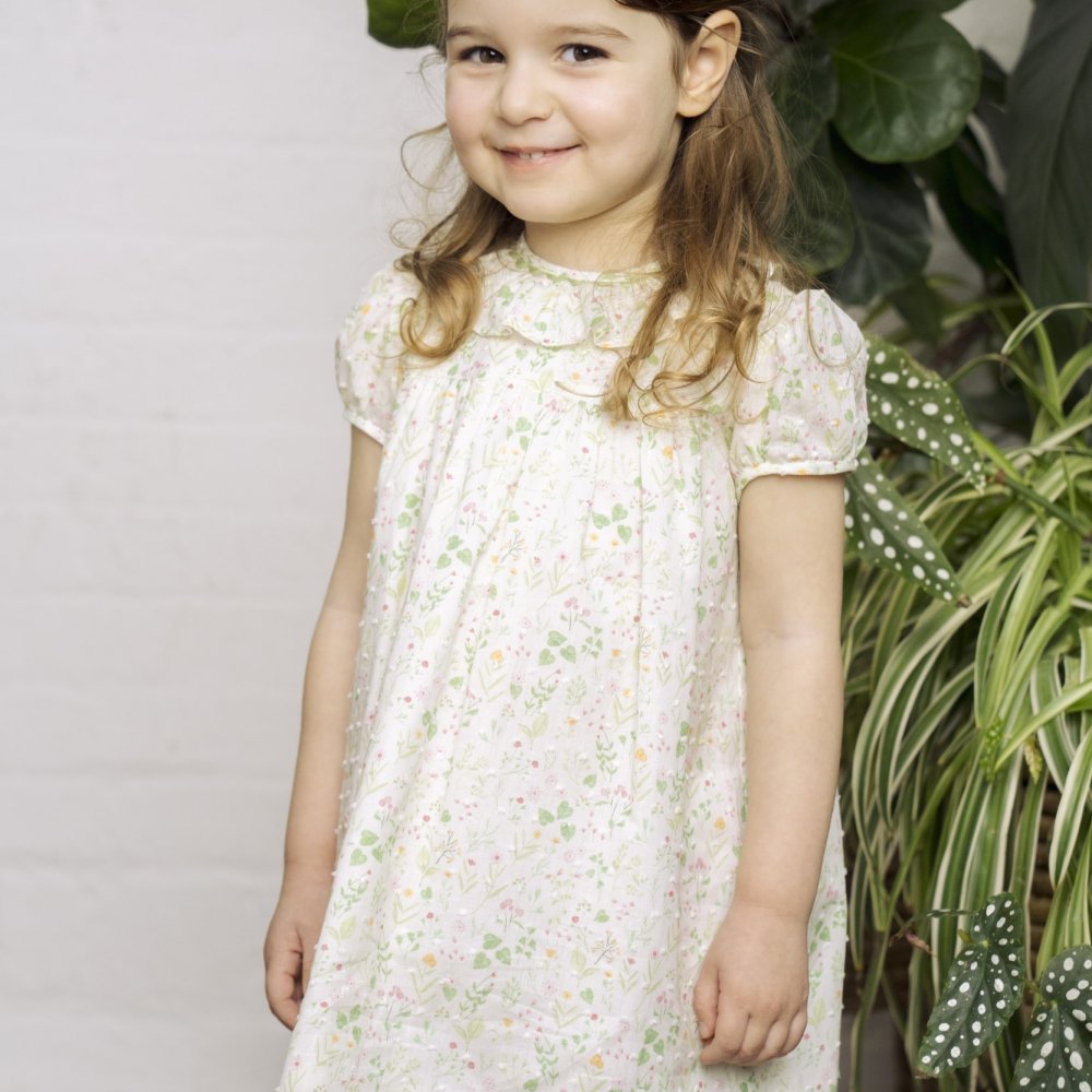 <img class='new_mark_img1' src='https://img.shop-pro.jp/img/new/icons14.gif' style='border:none;display:inline;margin:0px;padding:0px;width:auto;' />Amaia Kids - Millie dress - Floral plumeti アマイアキッズ - ワンピース