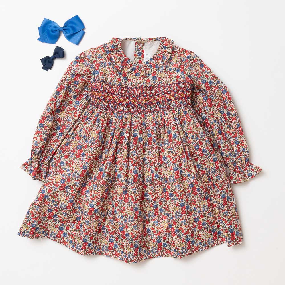 <img class='new_mark_img1' src='https://img.shop-pro.jp/img/new/icons14.gif' style='border:none;display:inline;margin:0px;padding:0px;width:auto;' />Amaia Kids - Moohren dress - Liberty Red/Blue アマイアキッズ - リバティプリントスモッキング刺繍ワンピース
